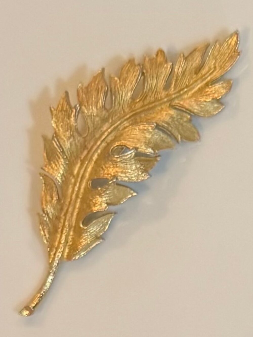 Vintage MONET Gold Tone Textured Leaf Feather Brooch Pin 3”